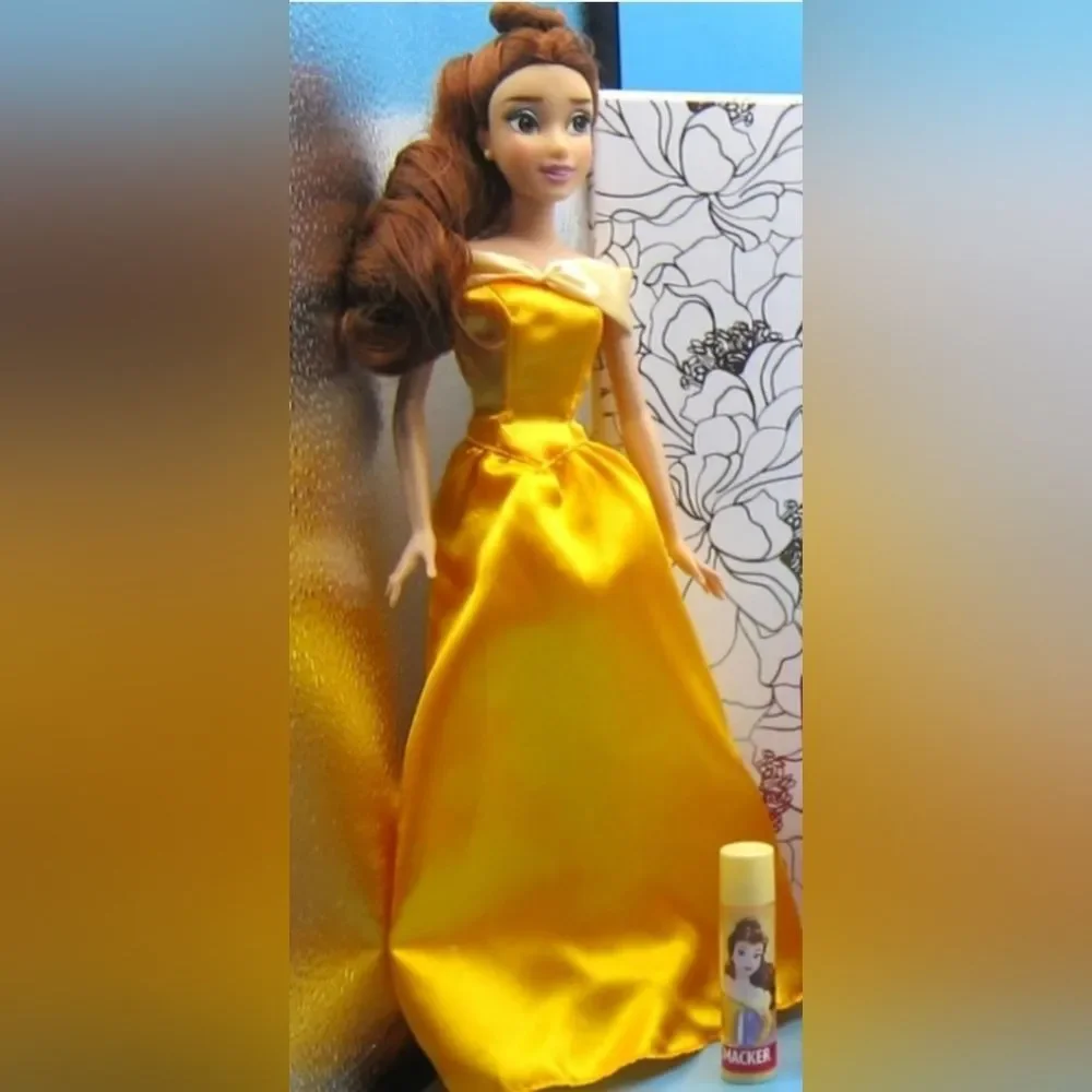 Disney Princess Belle Beauty and the BeastGift Set Doll Lipsmackers NWOT